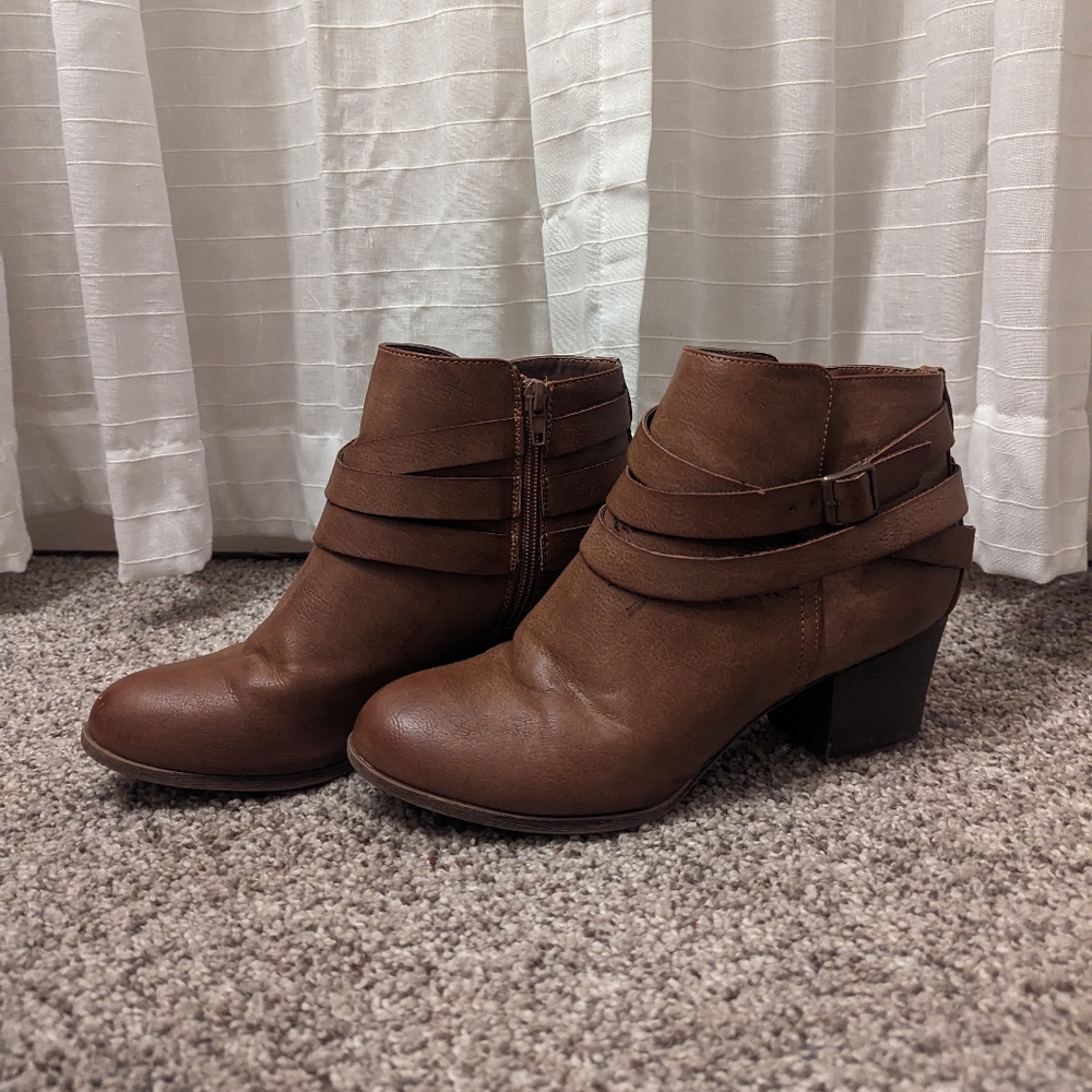 Size 8 No Parking boots
